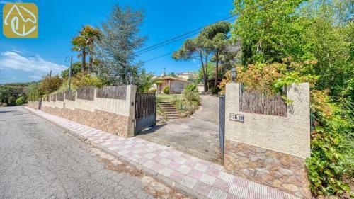Caules Villa Sleeps 8 Pool Wifi