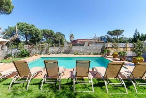 Vidreres Villa Sleeps 10 Pool Wifi
