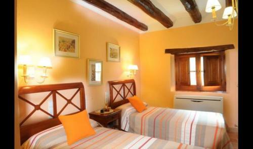 Santa Oliva Villa Sleeps 16 With Pool And Air Con