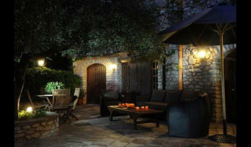 Santa Oliva Villa Sleeps 16 With Pool And Air Con