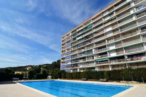 Apartamento Homeholidaysrentals Regard