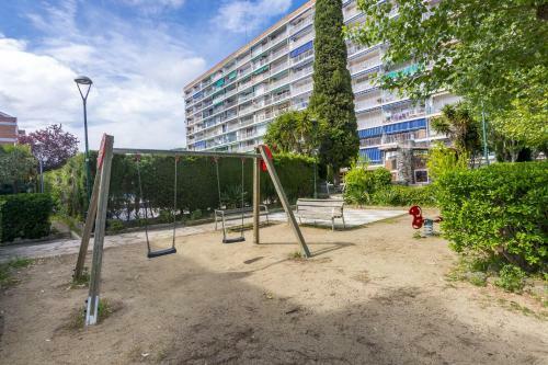Apartamento Homeholidaysrentals Regard