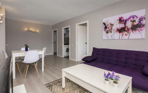 Apartamento Homeholidaysrentals Regard