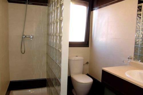 Sant Salvador Villa Sleeps 9 Pool