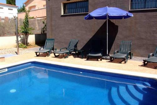 Sant Salvador Villa Sleeps 9 Pool