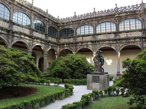 Snug Apartment In Santiago de Compostela With Terrace