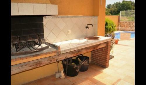 Villa In Cantallops Sleeps 6 With Pool And Air Con