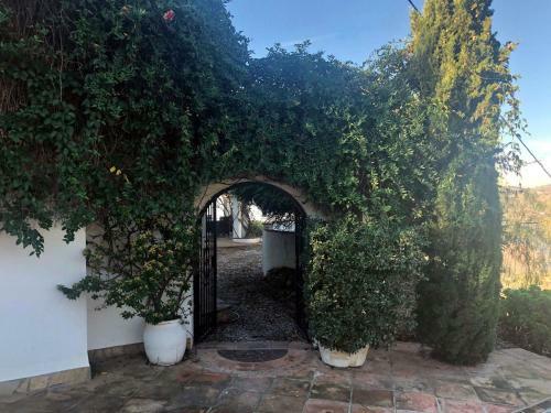 Graceful Villa In Sayalonga With Swimming Pool
