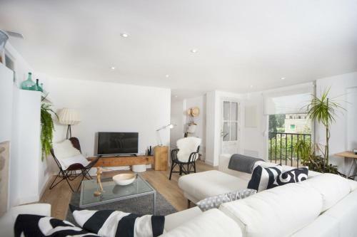 Selva Villa Sleeps 6 With Air Con And Wifi