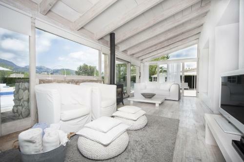 Selva Villa Sleeps 4 With Pool Air Con And Wifi
