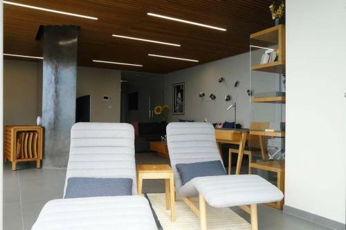 Luxury Villa - 2 Heated Pools, Sauna, Bbq