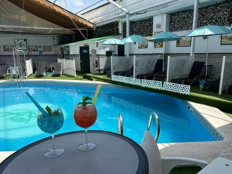 Hostal Avenida Andalucia - Solo Adultos