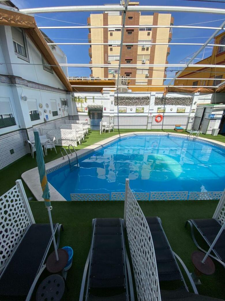 Hostal Avenida Andalucia - Solo Adultos