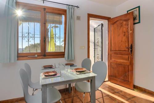 Senija Villa Sleeps 4 With Pool Air Con And Wifi