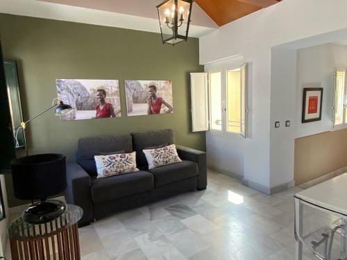 Apartamento Suites Plaza de Los Refinadores, Maestranza