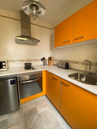 Apartamento Suites Plaza de Los Refinadores, Maestranza