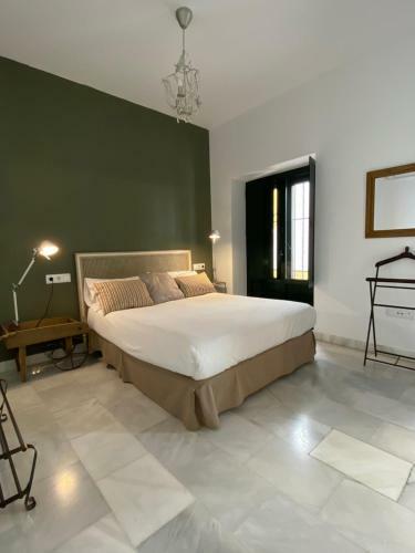Apartamento Suites Plaza de Los Refinadores, Maestranza