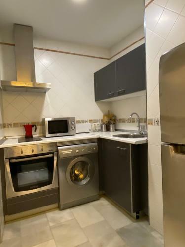 Apartamento Suites Plaza de Los Refinadores, Maestranza