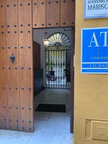 Apartamento Suites Plaza de Los Refinadores, Maestranza