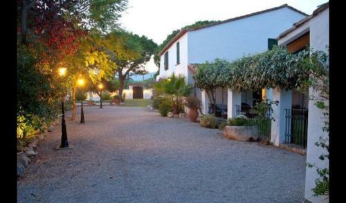 Villa In Sitges Sleeps 20 With Pool And Air Con