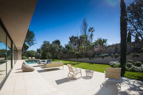 Exclusive Modern Villa In Privileged Location