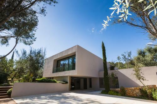 Exclusive Modern Villa In Privileged Location