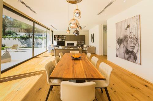 Exclusive Modern Villa In Privileged Location