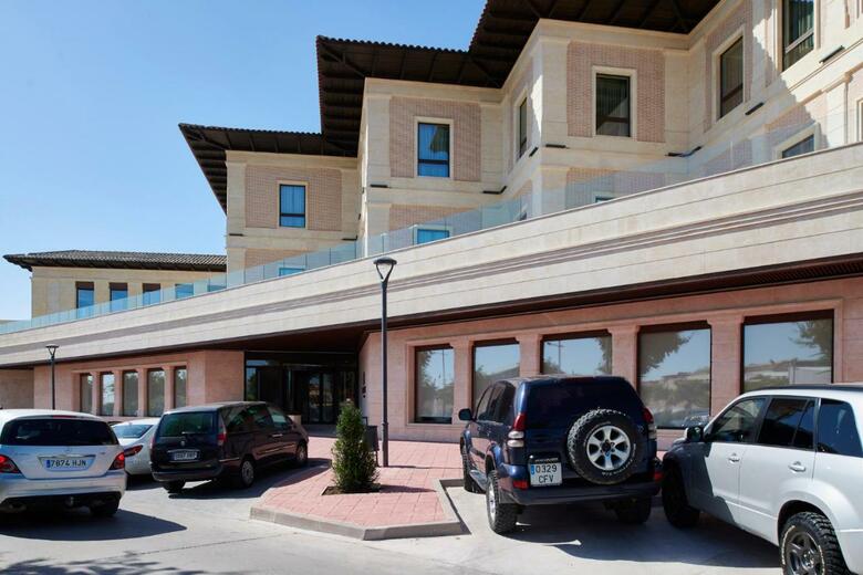 Ansares Hotel