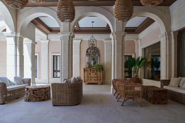 Ansares Hotel