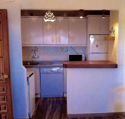 Apartamento F1 Urb Las Ca�as
