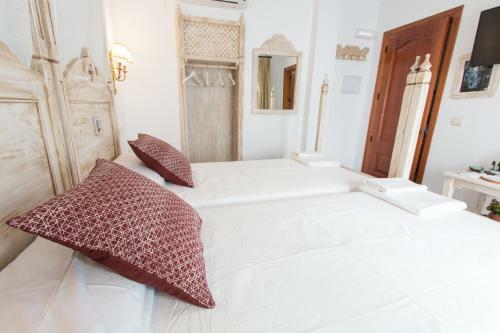 Hotel Hostal La Plaza Tolox
