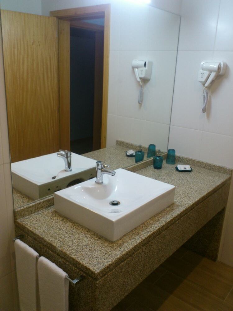 Hotel Lagoa Azul Do Geres