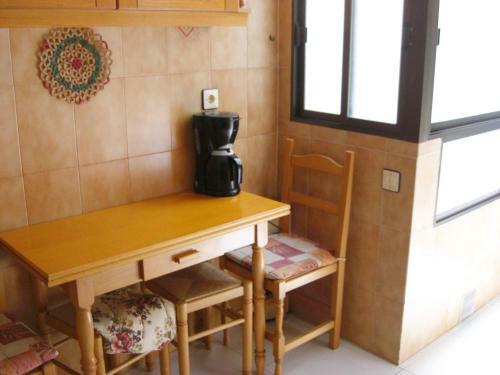 Authentic Family Apartment Facing The Sea