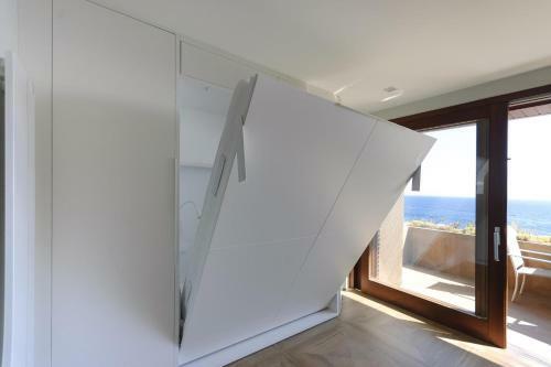 Lets Holidays Modern Sea Views Apartment