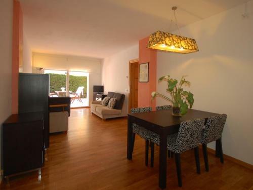 Lets Holidays Fantastic Terrace Apartment