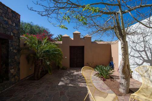 Oasis Villa With Swimming Pool In 4000m2 Garden