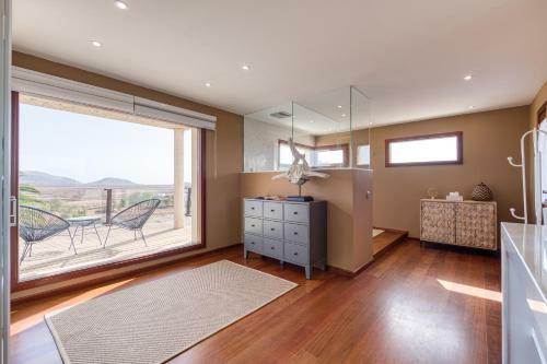 Oasis Villa With Swimming Pool In 4000m2 Garden