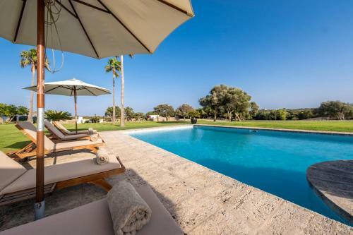 Trebeluger Villa Sleeps 14 With Pool And Air Con