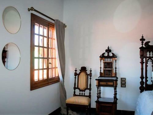 Traditional Villa In O Val, Nar�n With Pool