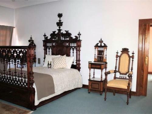 Traditional Villa In O Val, Nar�n With Pool