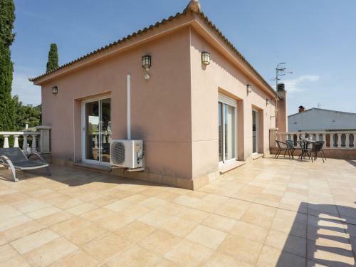 Premium Holiday Home In El Vendrell With Swimming Pool