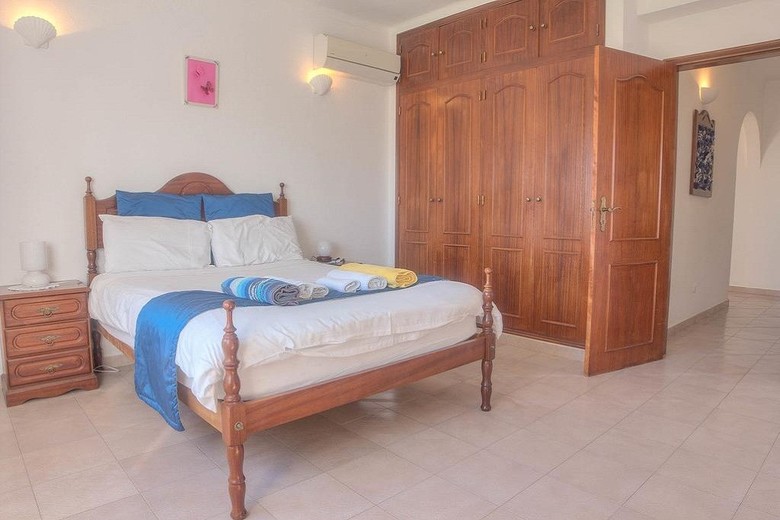 Mccaigs Holiday Apartments