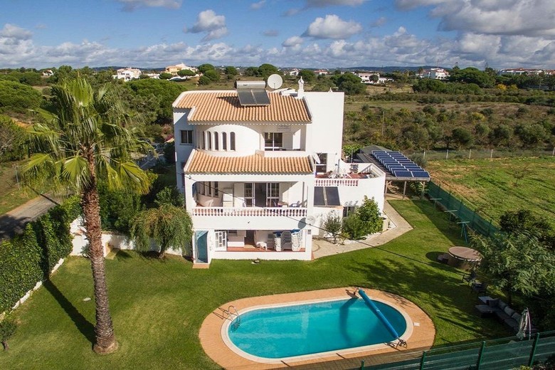 Mccaigs Holiday Apartments