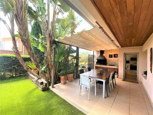 Villa N�ay