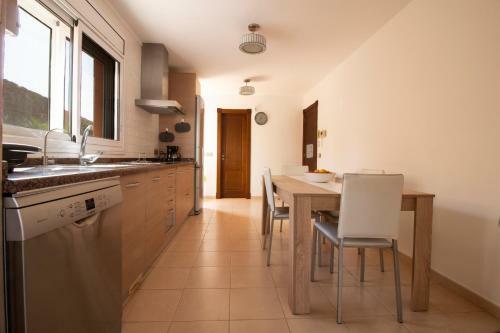 Moon Villa Los Gigantes