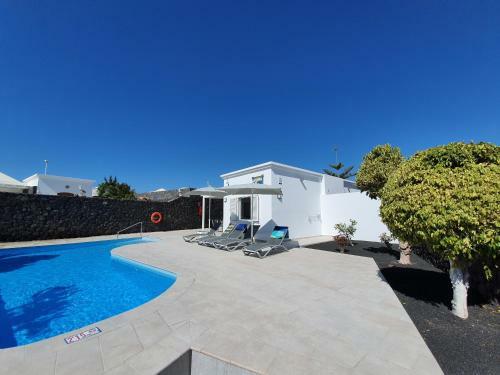 2 Bedroom Villas Cassandra And Katrina With Private Heated Pools.
