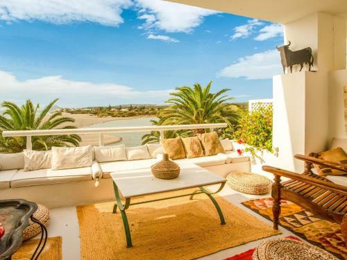 Pretty Apartment In San Roque Near River