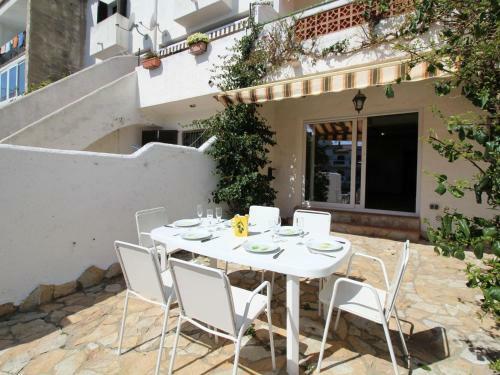 Cozy Holiday Home In Empuriabrava With Terrace