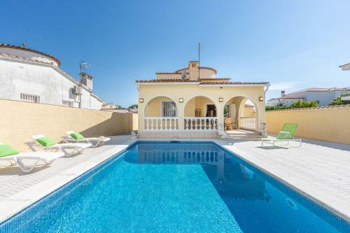 Villa Empurialola Casa Pani Con Piscina