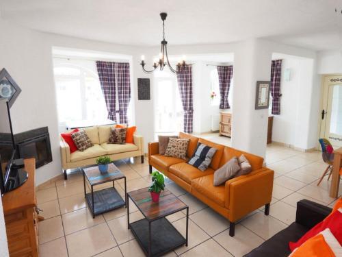 Casa Con 4 Dormitorios Con Piscina Y Amarres Privados Ref 354